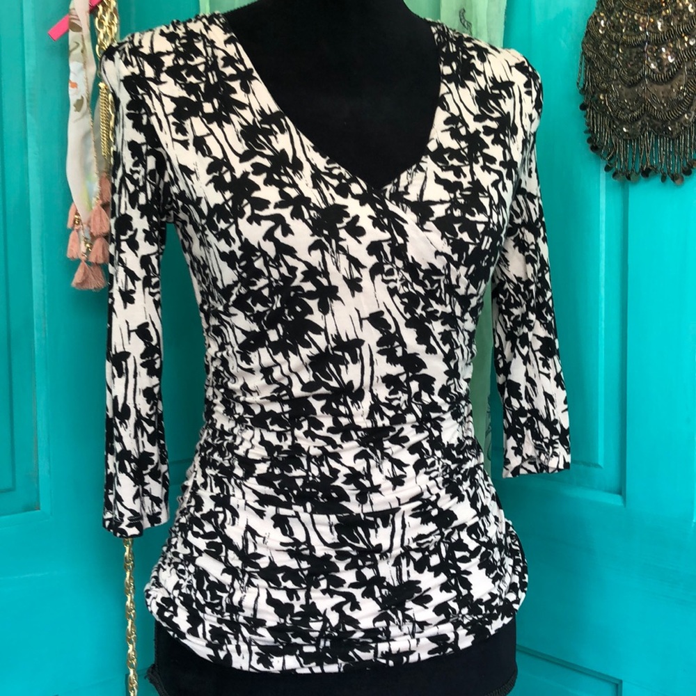 H & M sz small super soft stretch across bust top